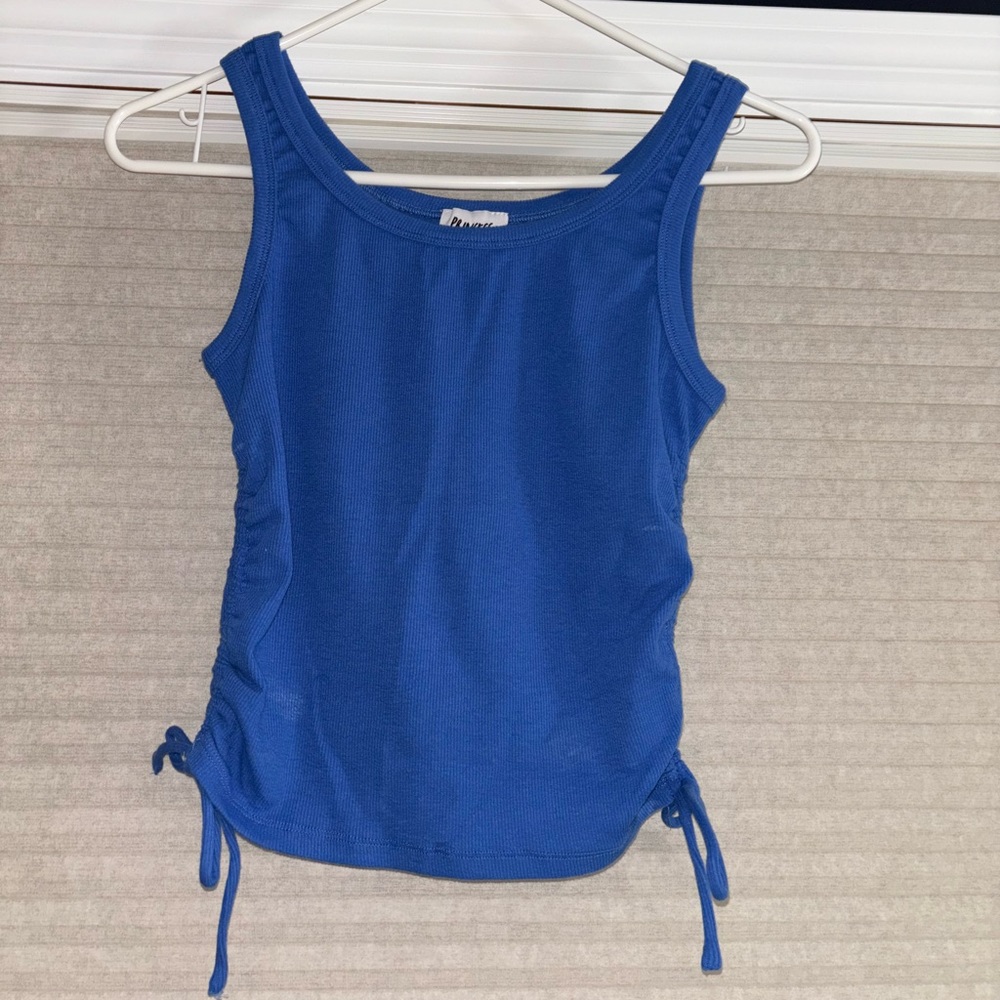 Cinch sides tank